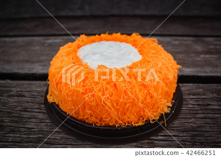 Gold Egg Yolk Thread Cakes or Cake Foi Tong Lava. Gold Egg Yolk Thread Cakes or Cake Foi Tong Lava. 42466251
