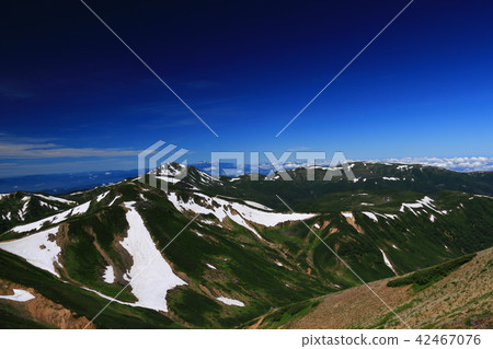 Road to the summit of the North Alps Kurokidake Mountain View of the whole of Unzenori (Kurobe Goro-dake, Kitatanomata dake, Grand-Ootake) and Hakusan Landscape 42467076