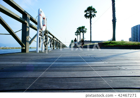 Seaside wood deck 42467271