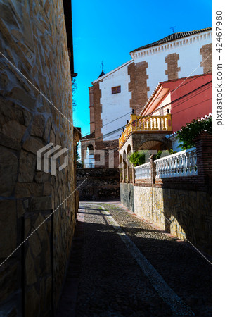beautiful, picturesque street, narrow road 42467980