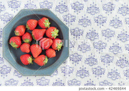 草莓從墊子正上方清空了 42469844