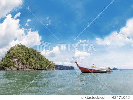 Amzing landscape with traditional longtail boats Amzing landscape with traditional longtail boats 42471043