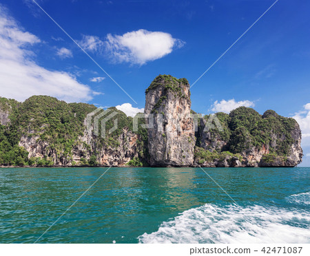 Popular travel tropical karst rocks perfect for Popular travel tropical karst rocks perfect for 42471087