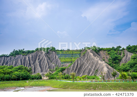 台灣 高雄 田寮 月世界地質公園 moon world badland 地形が険しい 42471370