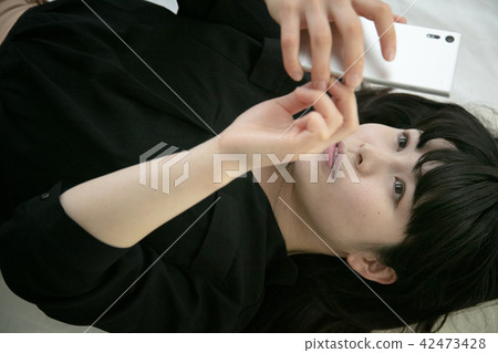 A smart woman 42473428