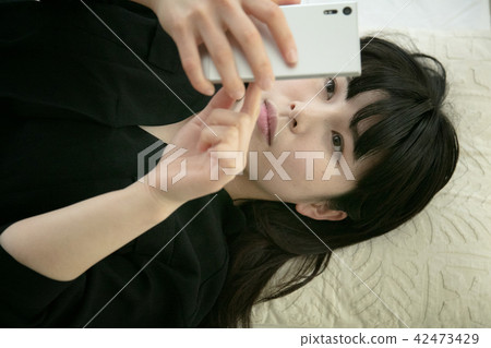 A smart woman 42473429