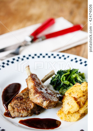 Lamb chop saute Lamb chop saute 42474006