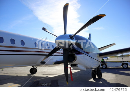 Alaska's propeller airliner 42476753