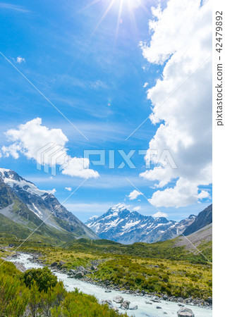 Hooker Valley Truck at Mount Cook National Park 42479892