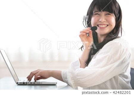 呼叫中心女士 呼叫中心女士 42482201