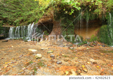 Shiraito Falls in Karuizawa Town, Nagano Prefecture Shiraito Falls in Karuizawa Town, Nagano Prefecture 42482623