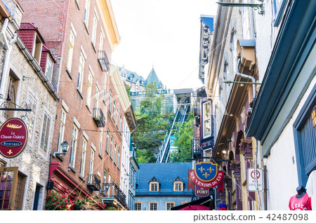 Quebec Historic District 42487098