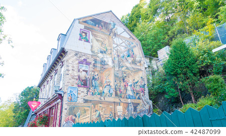 Quebec Historic District 42487099