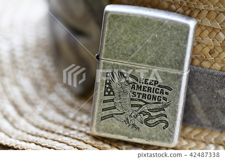 石油作家 42487338