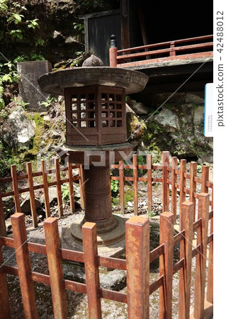 Haruna Shrine Iron lantern Haruna Shrine Iron lantern 42488012