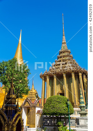 Buddha statue Pula Sue Ratana Chedi 42492959