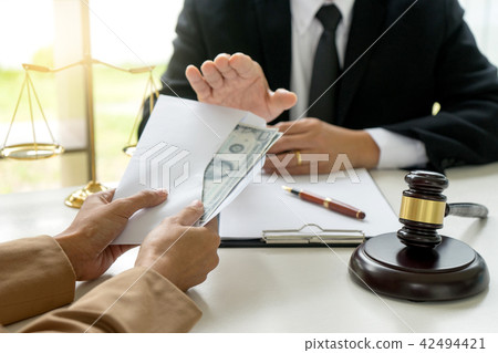 Judge lawyer say no to bribe money i 42494421