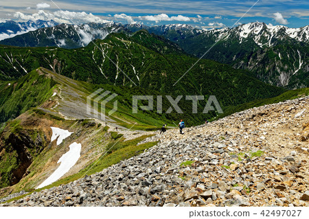 Ridgeline to Mt. Kobuyama seen from Kashima Atsugatake and Tateyama 42497027