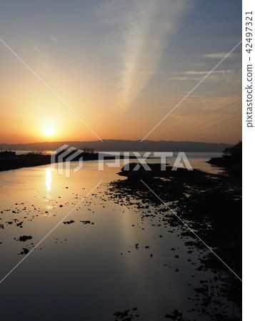A beautiful evening landscape (from the mouth of Omura Bay and Gunkawa) 42497321