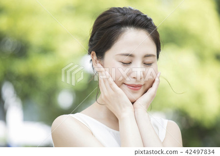 無袖的女人 無袖的女人 42497834