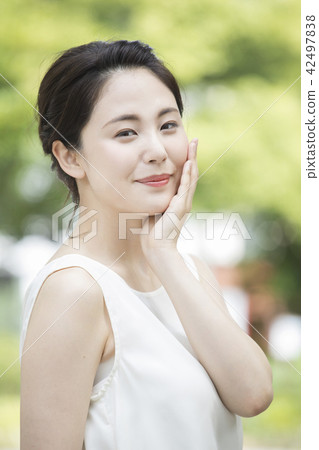 無袖的女人 無袖的女人 42497838