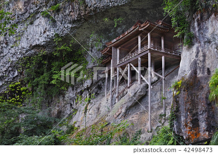 [National Treasure] Santokokusan Sanbutsuji Temple (Sanbutsu Temple) Introductory Hall (Okuin, Zao) 42498473