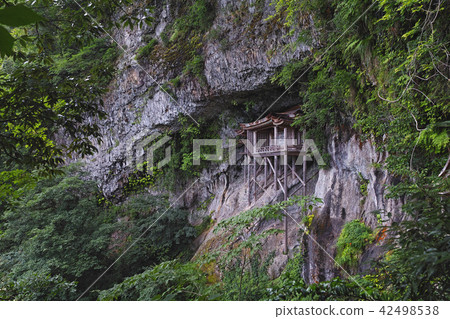 [National Treasure] Santokokusan Sanbutsuji Temple (Sanbutsu Temple) Introductory Hall (Okuin, Zao) 42498538