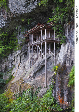 [National Treasure] Santokokusan Sanbutsuji Temple (Sanbutsu Temple) Introductory Hall (Okuin, Zao) 42498630