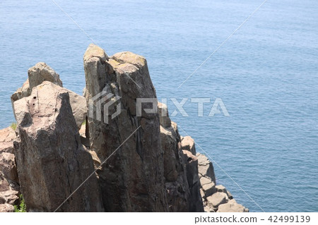 懸崖邊緣 懸崖邊緣 42499139