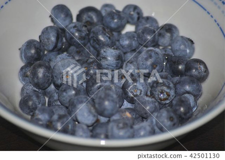 Blueberries in the bowl Blueberries in the bowl 42501130