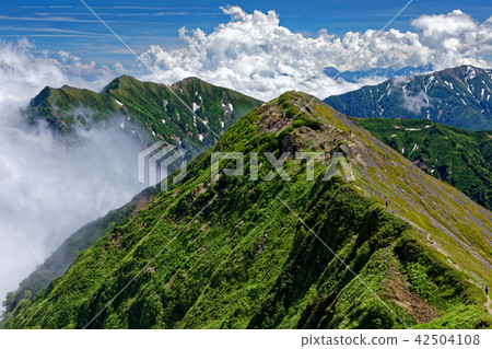 Nunobikiyama and Mt. 42504108