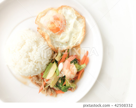 Fried Savory sauteed mixed vegetables with shimp Fried Savory sauteed mixed vegetables with shimp 42508332