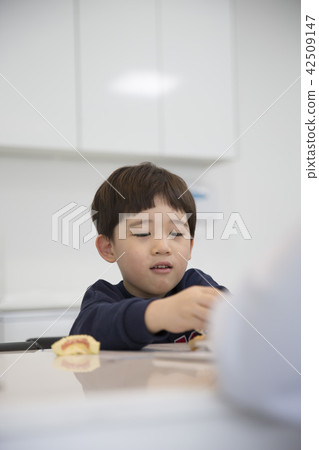 Children who went to the dentist Children who went to the dentist 42509147