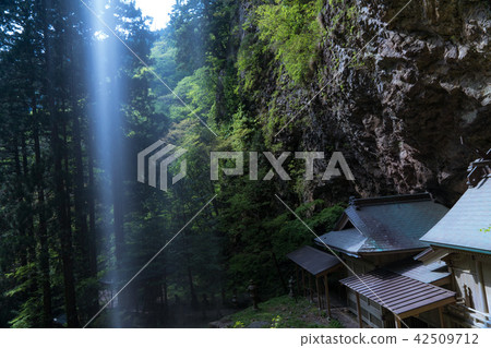 Okinoshima Island Dankyo Waterfall 42509712
