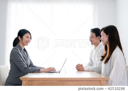 保險，夫婦的形象 42510286