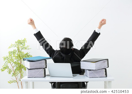 Businessman overtime office Businessman overtime office 42510453