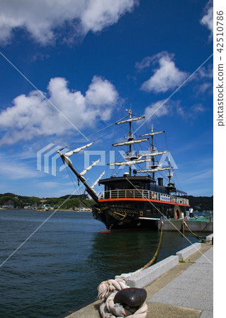 Black boat pleasure boat Susquehanna Black boat pleasure boat Susquehanna 42510786