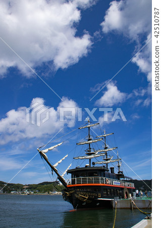 Black boat pleasure boat Susquehanna 42510787