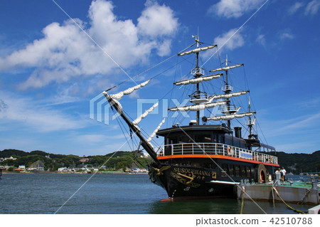 Black boat pleasure boat Susquehanna Black boat pleasure boat Susquehanna 42510788