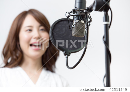 Young lady (vocal lesson) 42511349