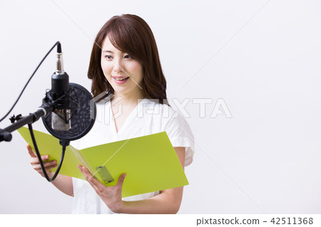 Young lady (narrator) 42511368