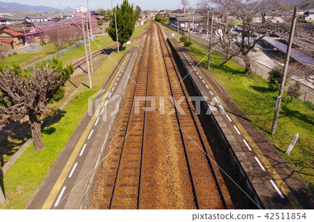 Railroad tracks 42511854