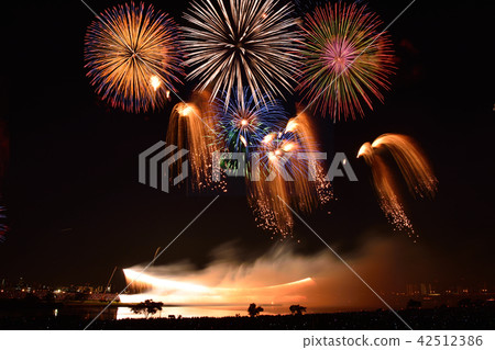 Adachi-ku fireworks display 42512386