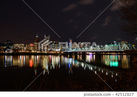 美國波特蘭市中心夜景· 美國波特蘭市中心夜景· 42512827
