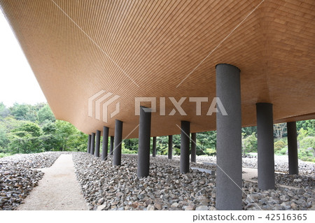 Shinkoji Zen and the Museum Art Pavilion in the Garden Shinkoji Zen and the Museum Art Pavilion in the Garden 42516365