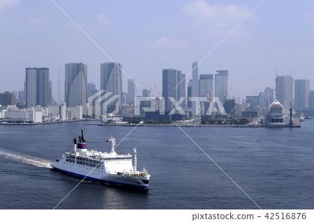 Tokyo's cityscape landscape in Japan Ogasa Maru (the back of the screen is an Olympic village etc.) = taken on July 24, 2018 42516876