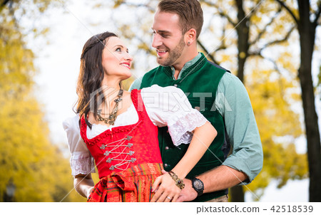 Bavarian Couple in autumn hug 42518539