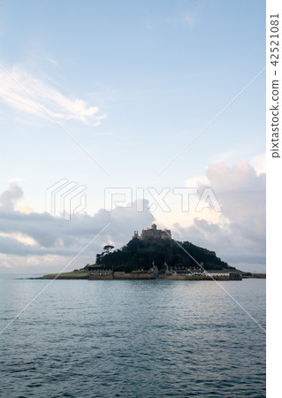 聖邁克爾山在晨光中 42521081