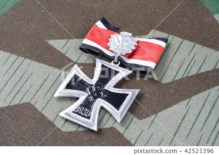 Knight's Cross of the Iron Cross on uniform 42521396