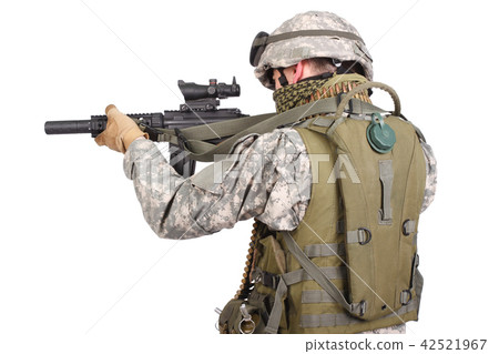 US soldier with rifle 42521967